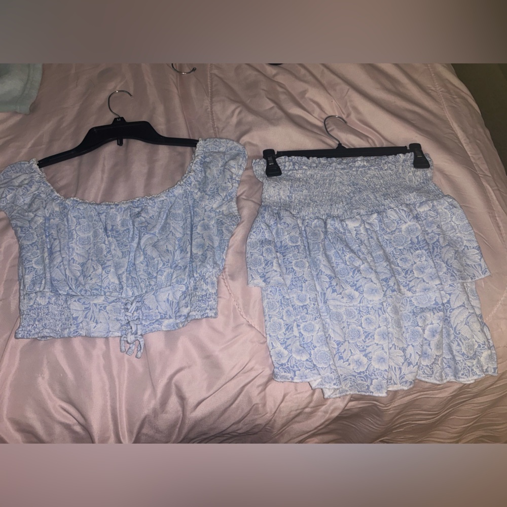 Aeropostale Blue and White Floral Set